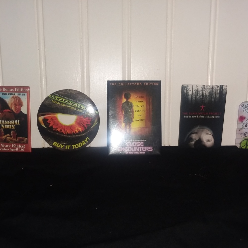 5 Vintage Collectible Movie Promo Pins